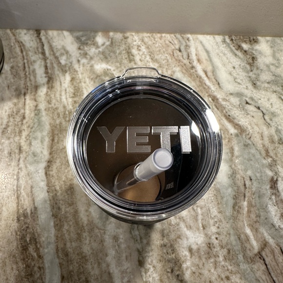 YETI 26 ounce drinking cup. Rambler model - Picture 5 of 7